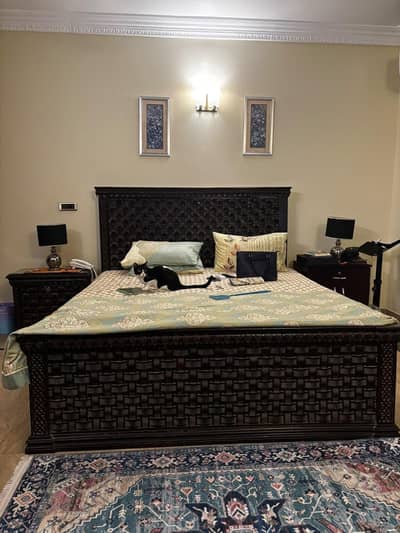 1 DOUBLE SIZE BED OF COMPLETE (SHEESHAM) WOOD WITH (CELESTE) MATRESS
