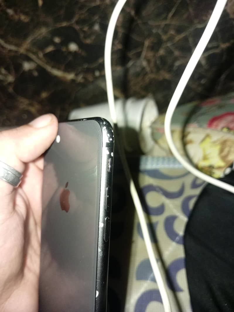 Apple iPhone 8 3