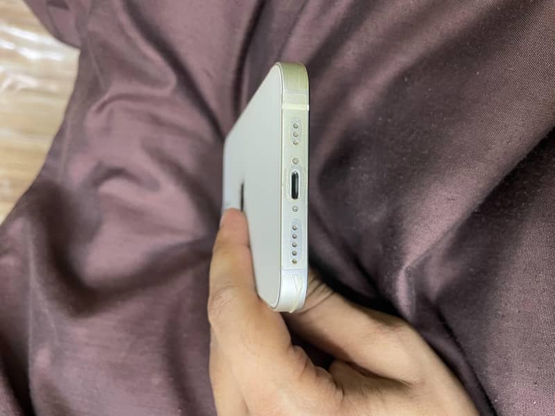 Apple iPhone 13 2