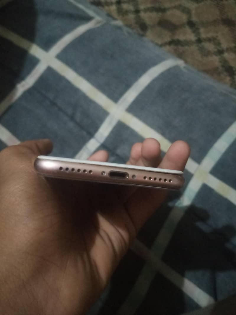 Apple iPhone 8 1