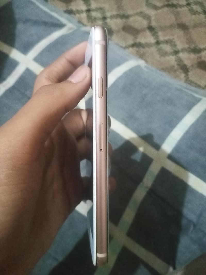 Apple iPhone 8 4
