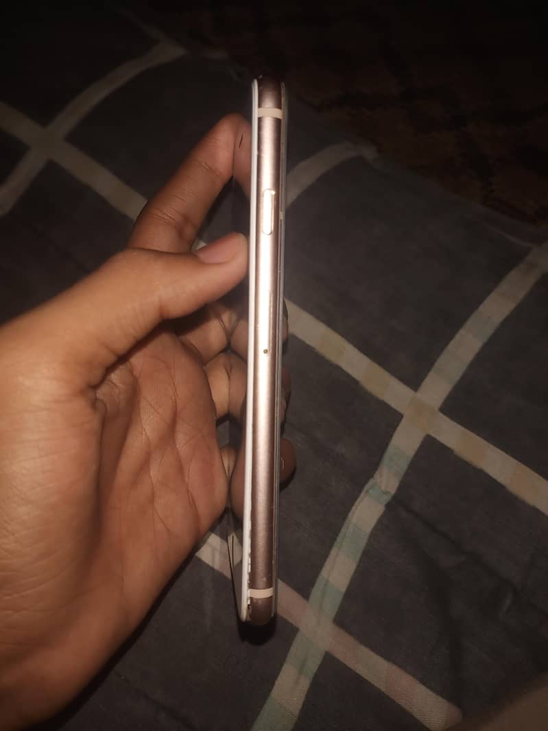 Apple iPhone 8 5