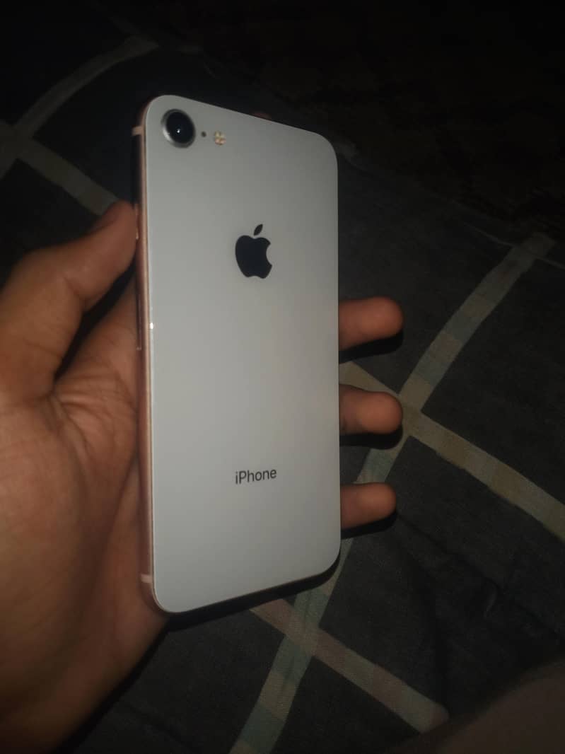 Apple iPhone 8 6