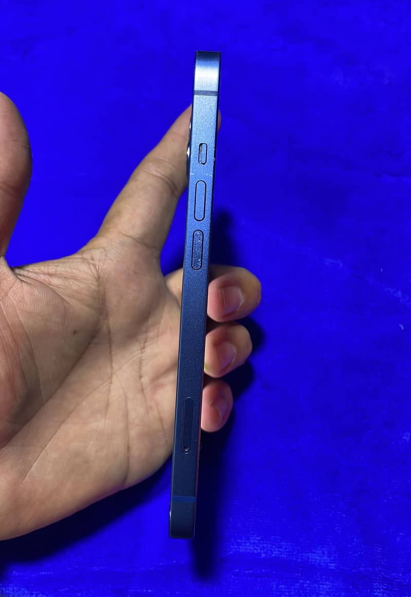 Apple iPhone 13 4