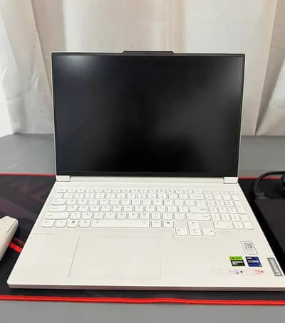 Lenovo Legion 7i – Gaming Monster | RTX 4070 | 32GB RAM | 1TB SSD