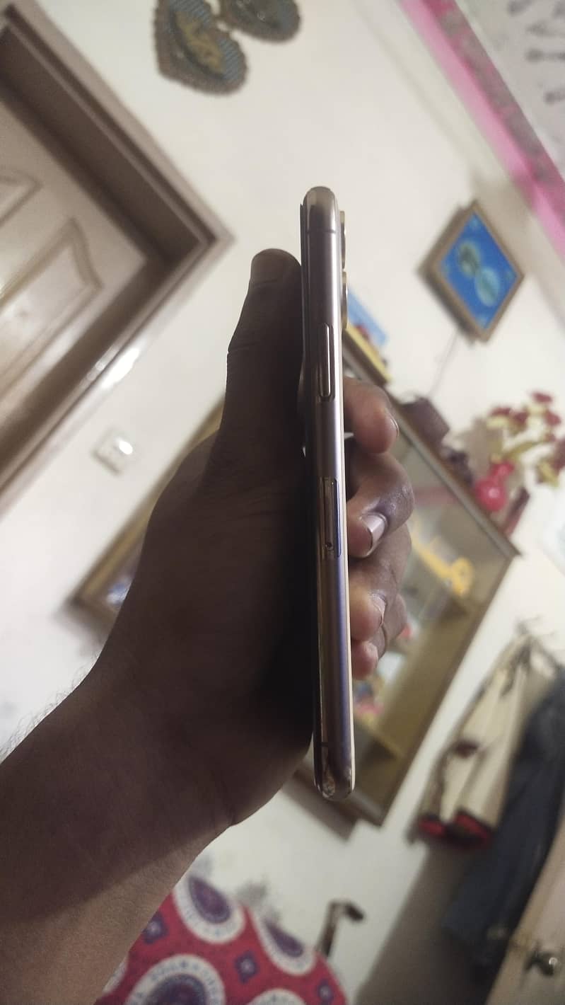 Apple iPhone 11 Pro 2