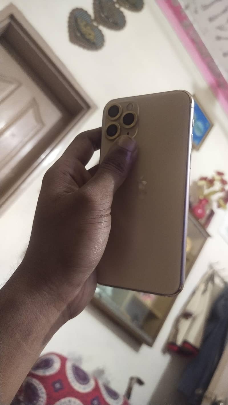 Apple iPhone 11 Pro 3