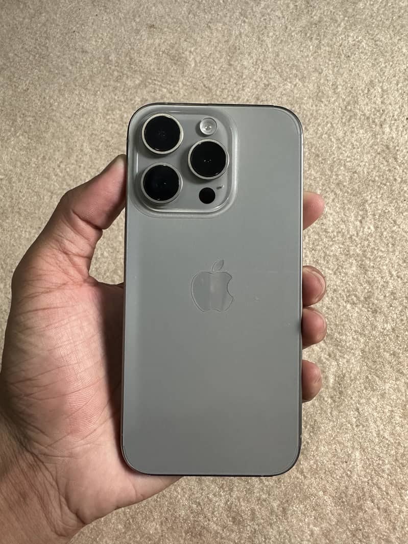 Apple iPhone 15 Pro 0