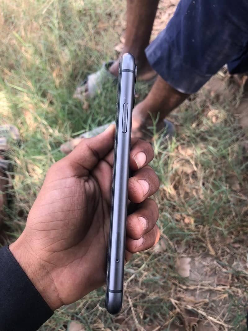 Apple iPhone 11 1