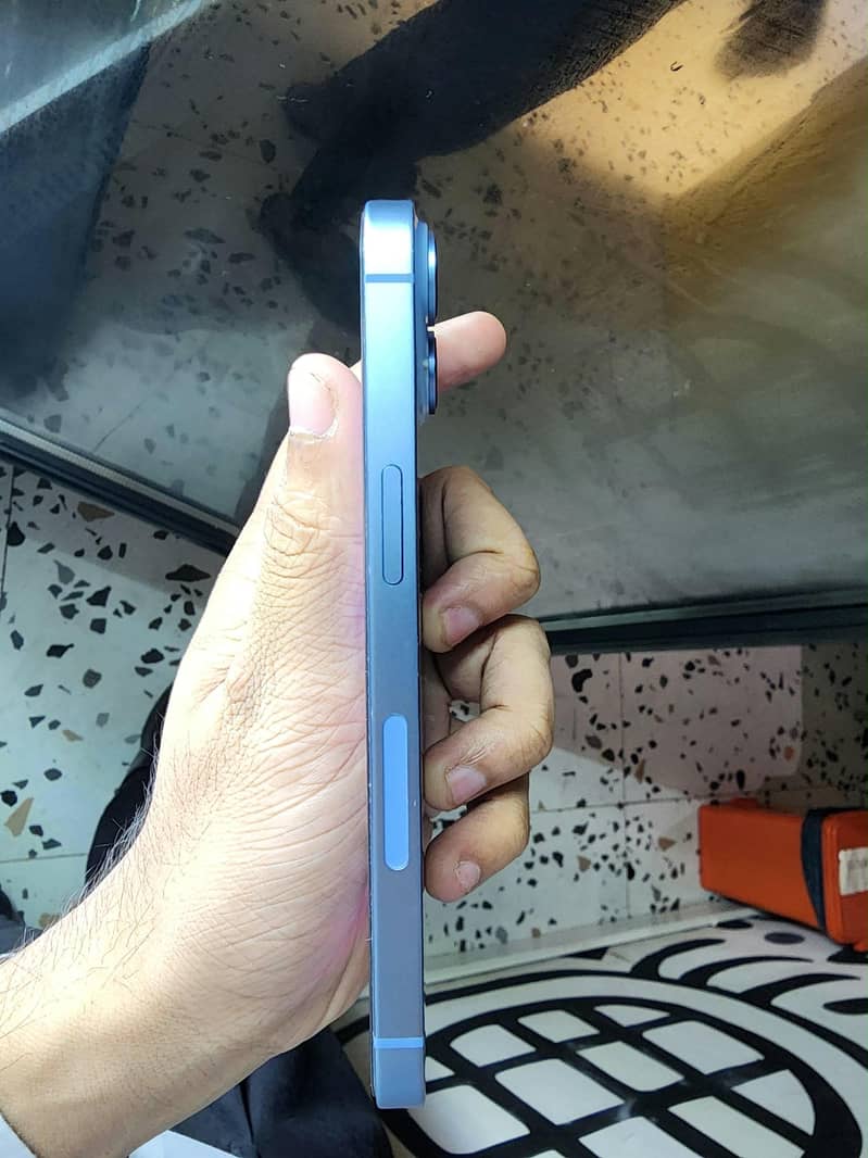 Apple iPhone 14 4