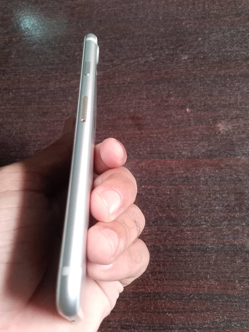 Apple iPhone 7 5