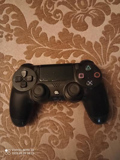 PS4 and xbox360 controllers