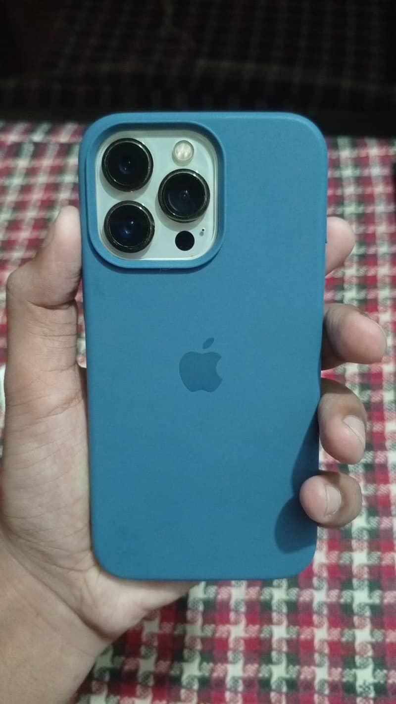 Apple iPhone 13 Pro 1