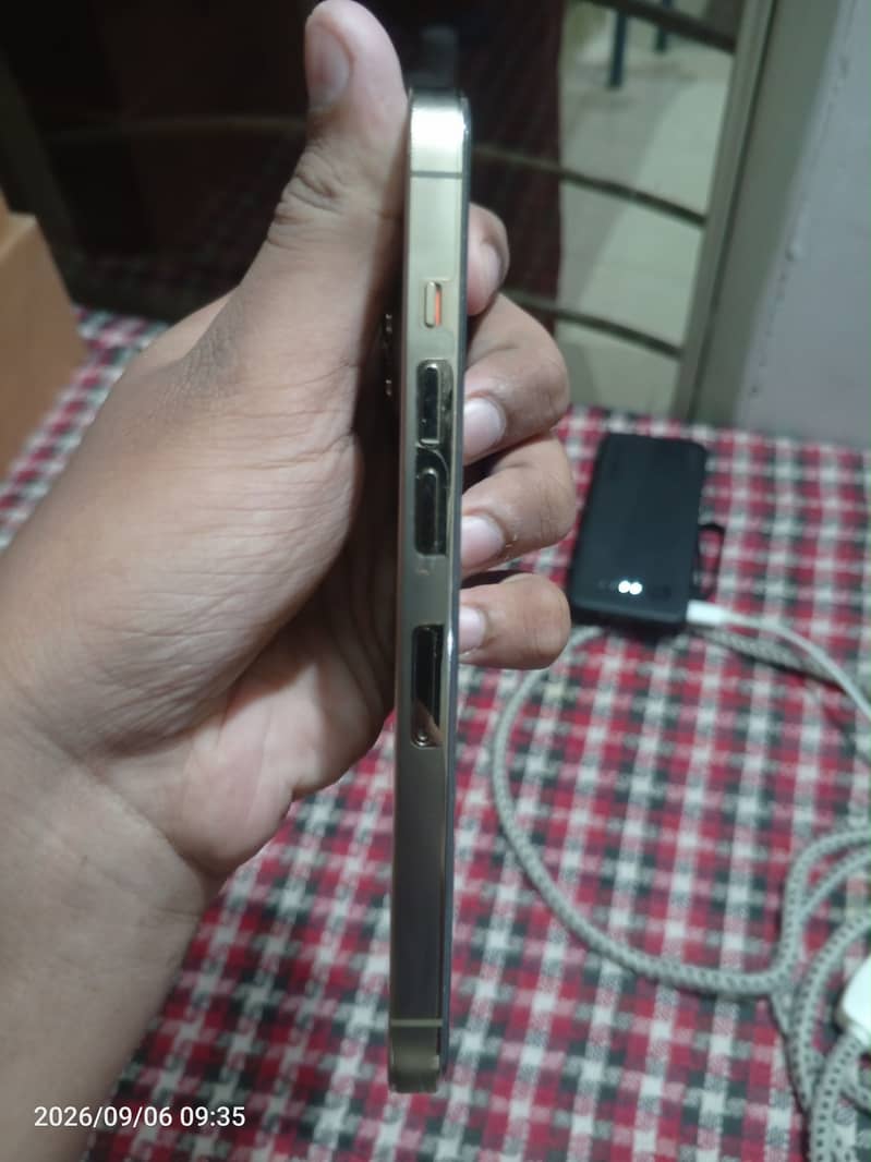 Apple iPhone 13 Pro 4