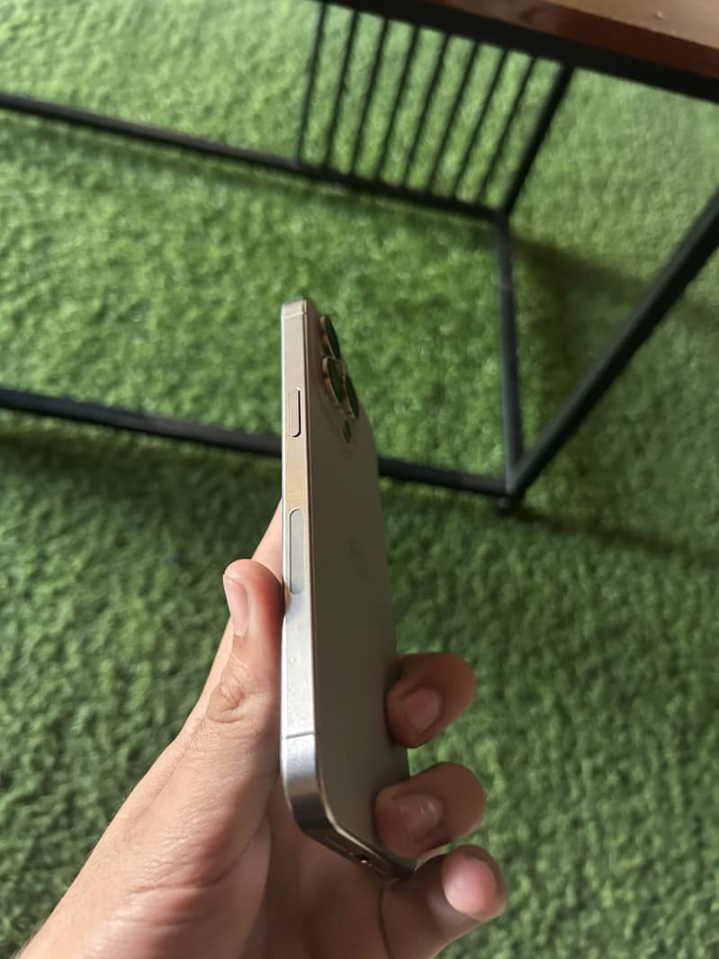 Apple iPhone 15 Pro Max 1