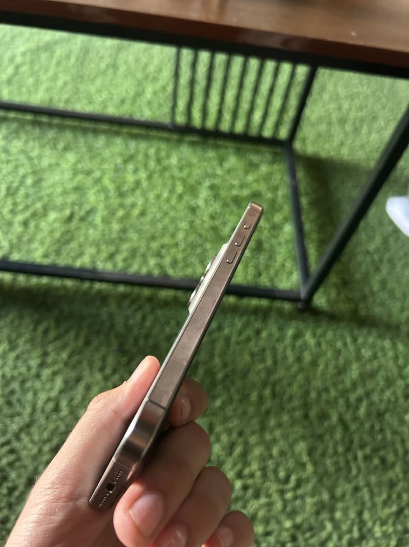Apple iPhone 15 Pro Max 5