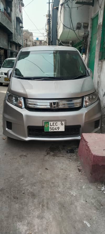 Honda freed Spike 2013/2016 geniune condition