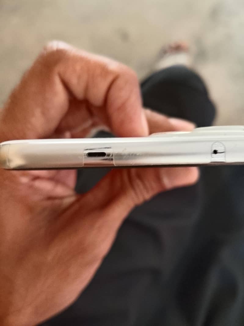 Tecno spark 40 pro plus 4