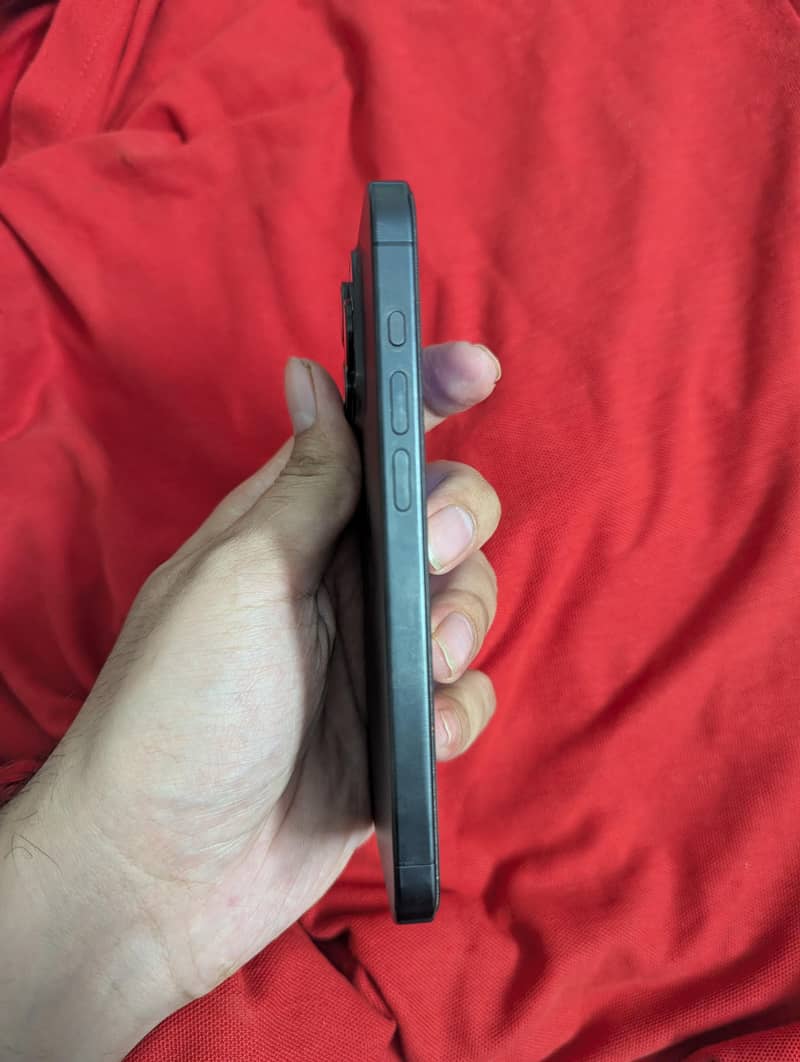 Apple iPhone 15 Pro 1