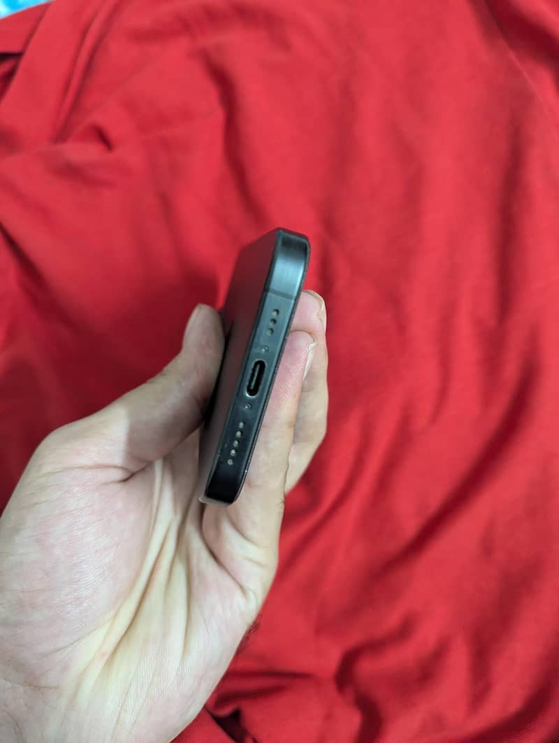 Apple iPhone 15 Pro 3