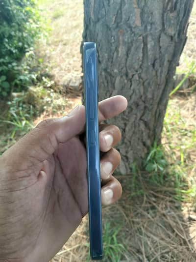 8plus8 256 ram all accessories original available