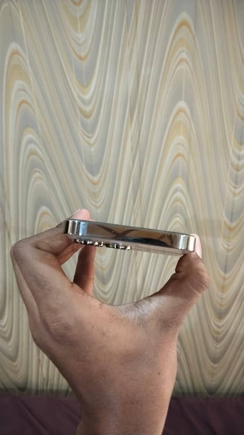Apple iPhone 13 Pro 0