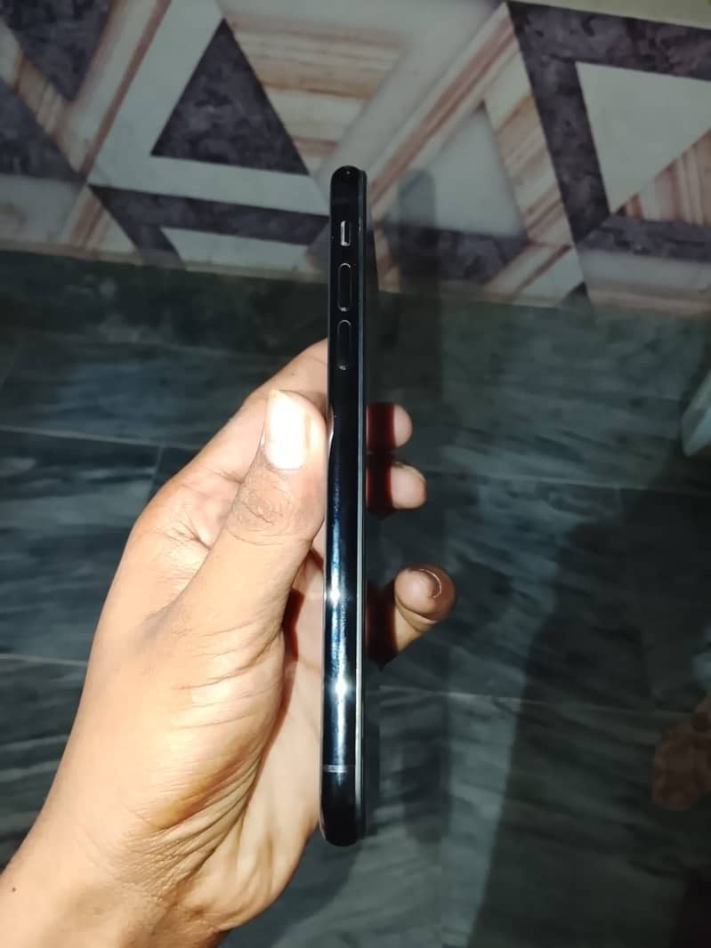 Apple iPhone XS 3