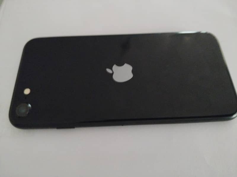 Apple iPhone SE 3 5