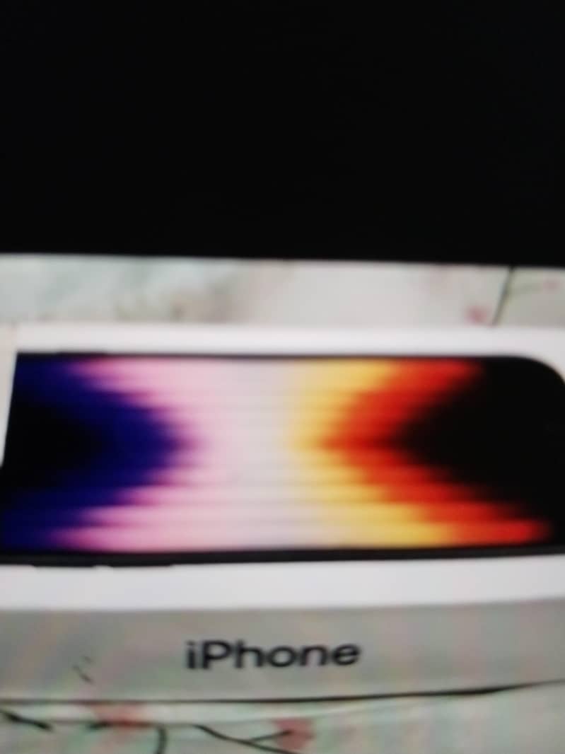 Apple iPhone SE 3 6