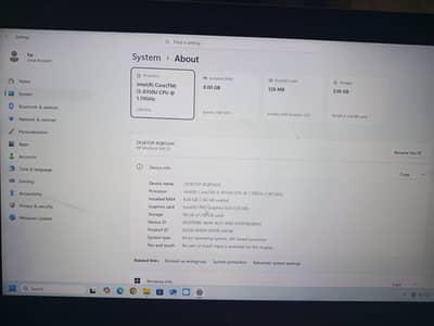 Hp elitebook core i5 8th gen, G5840 gb ram, 256gb ssd ,10/10 condition