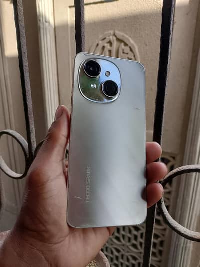 Tecno Spark Go 1  approved 4 GB 64 GB no flut all okay without box