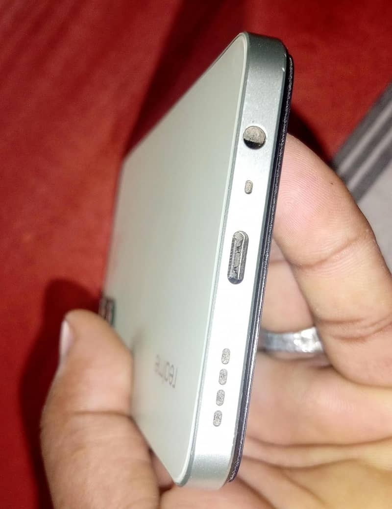 Realme Note 60x 2