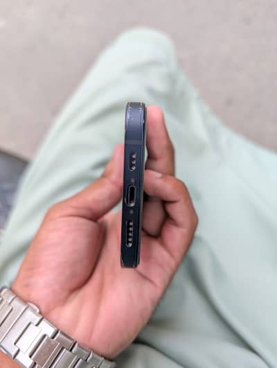 Apple iPhone 12