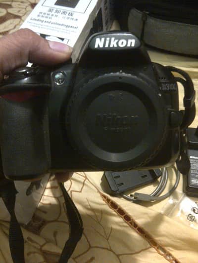 Dslr camera D3100 Nikon