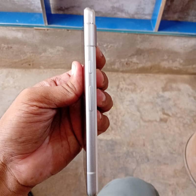 Google Pixel 7a 1