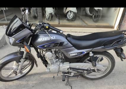 Suzuki 110 silver mint condition first owner