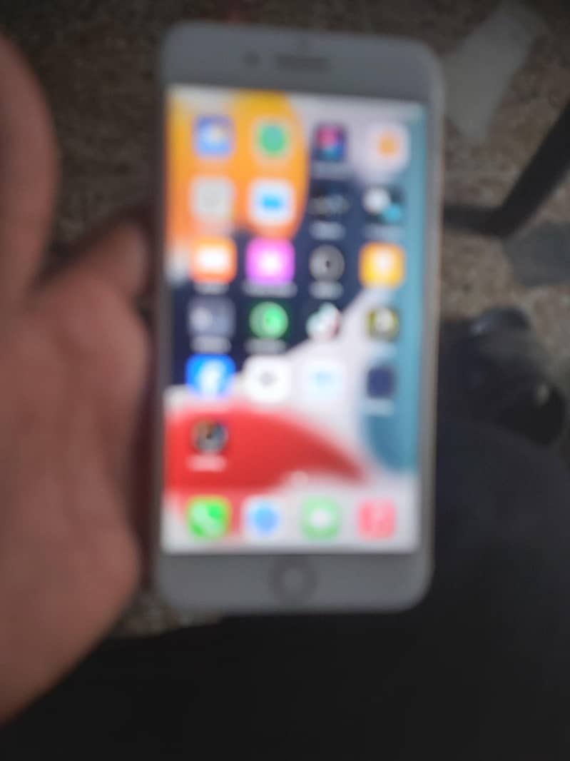 Apple iPhone 7 Plus 1