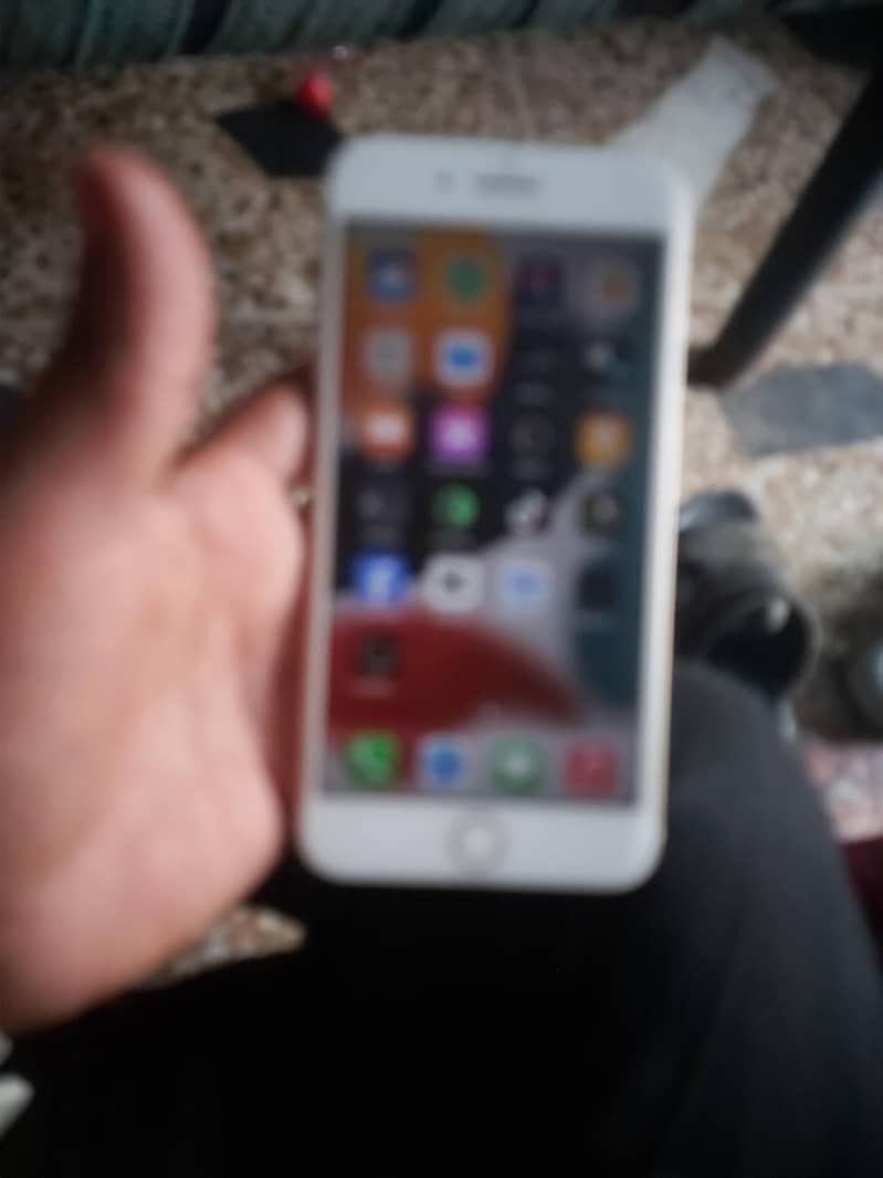 Apple iPhone 7 Plus 2