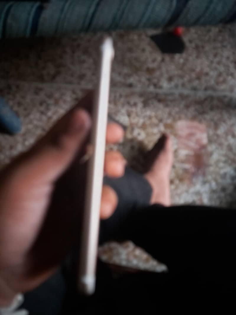 Apple iPhone 7 Plus 6