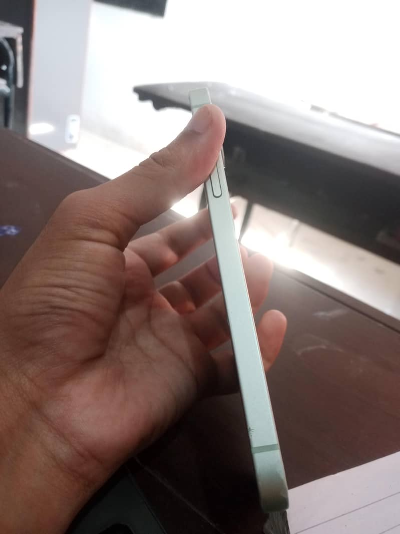 Apple iPhone 12 1