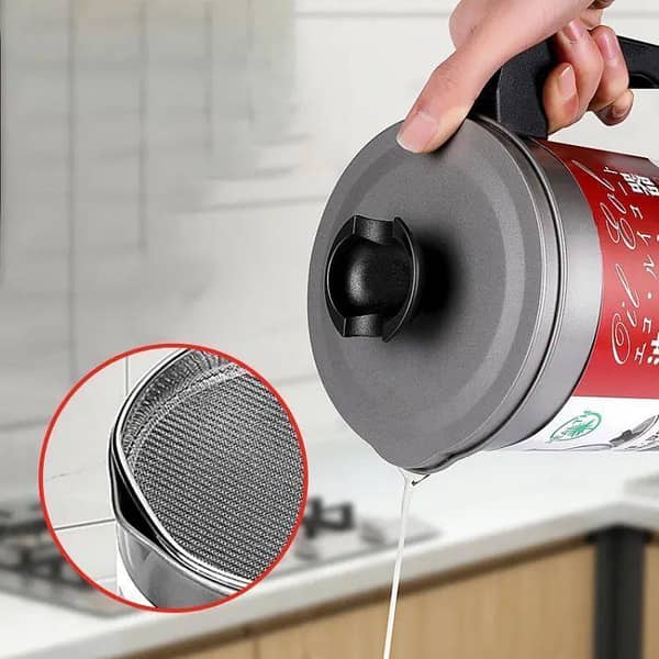 Strainer Pot Stainless Steel Grease Strainer Oil Storage Pot Oil Container Stainless Steel Oiler Tank Container Grease Keeper with Filter Dust Lid Non slip Handle for Frying Oil and Cooking Grease
