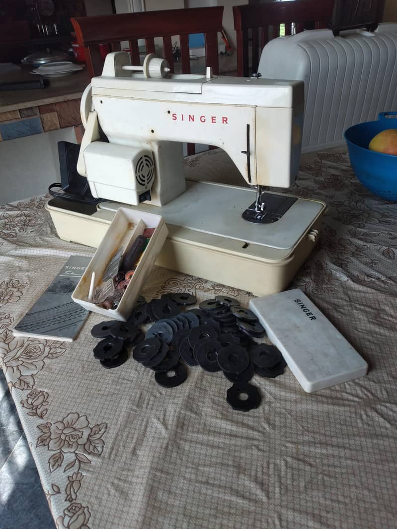 Singer Dismatic Swing Machine 1