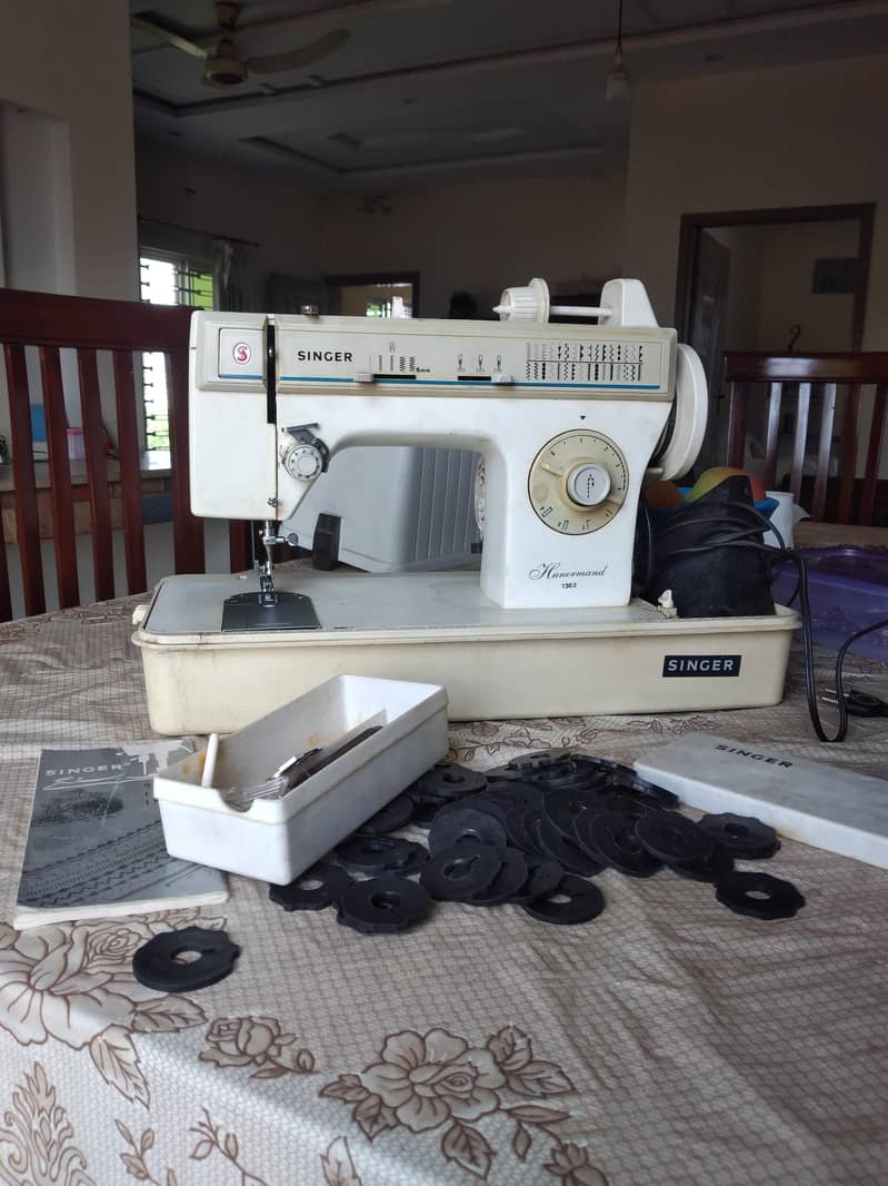 Singer Dismatic Swing Machine 3