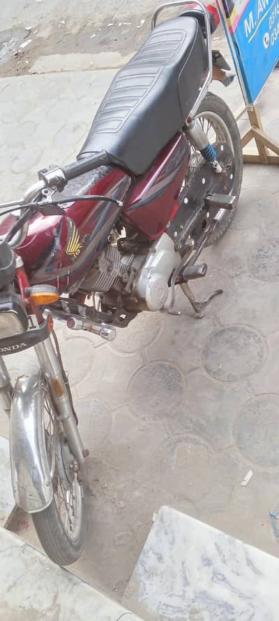 Honda 125  whatsapp numbers 03047927979