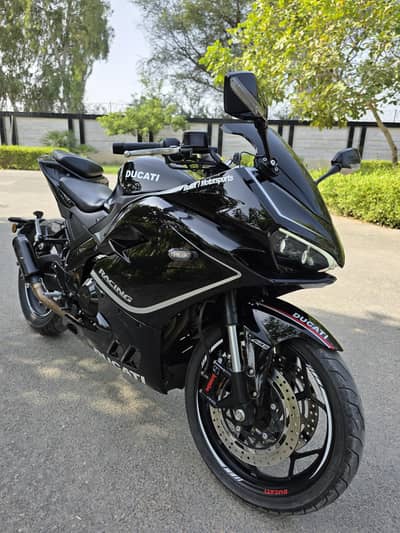 Ducati V4 400cc dual cylinder