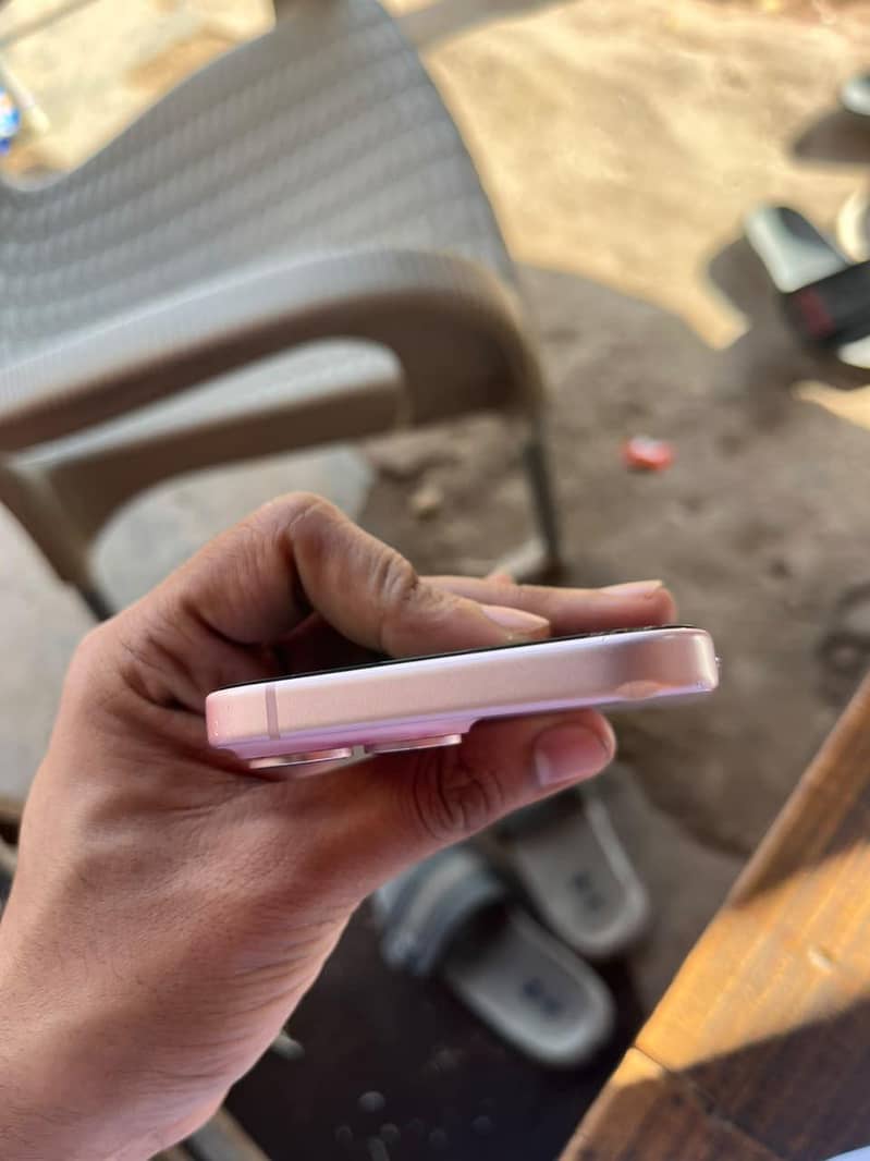 Apple iPhone 15 3