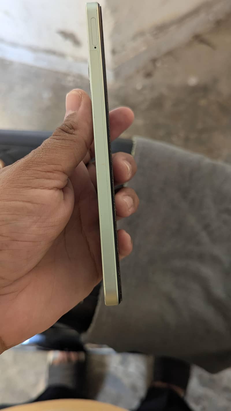 Realme C63 1