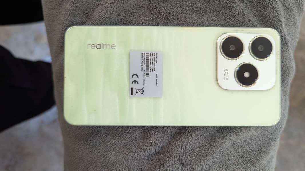 Realme C63 7