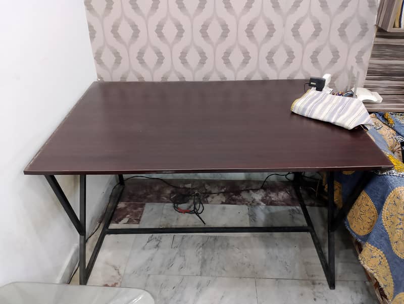 Computer Table 0