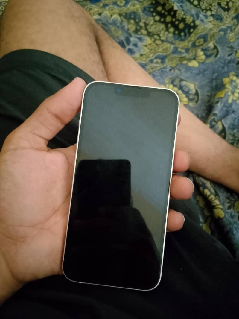 Apple iPhone 13 1